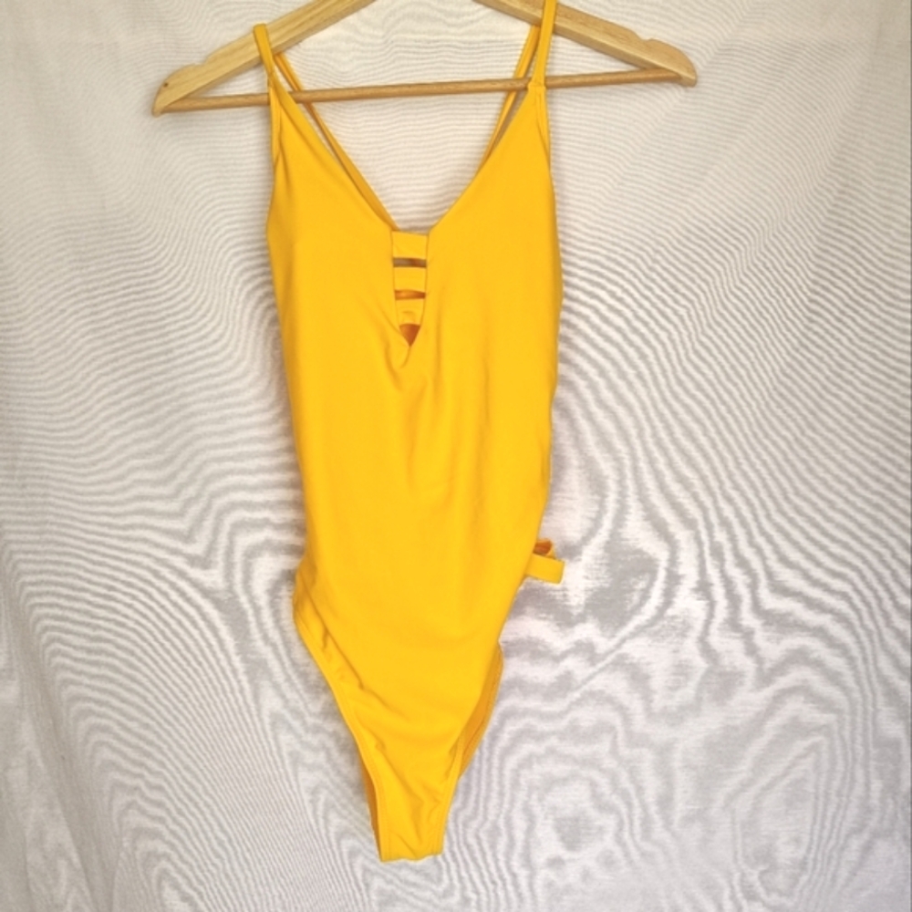 Endless Sun Vibrant Yellow Orange One-Piece Swimsuit Strappy‎ Cutout medium M